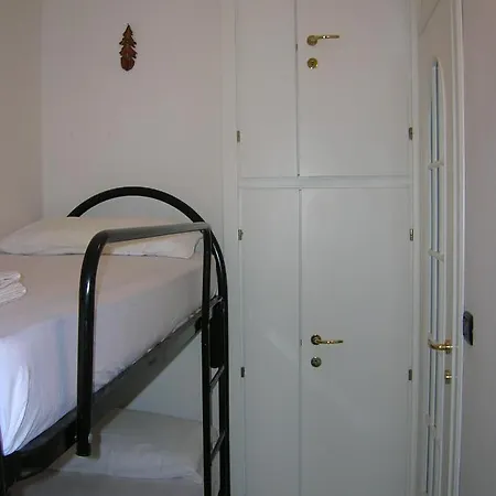 Alloggio Fronte Mare, 3 E Cortile Privato. Apartment *