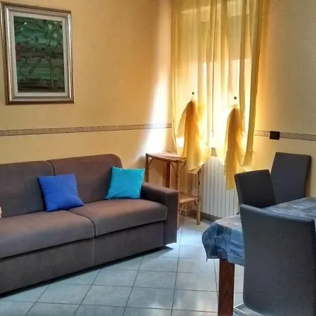 Apartment Alloggio Fronte Mare, 3 E Cortile Privato. *