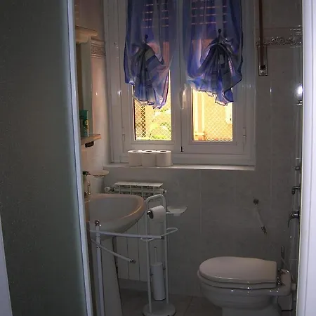 Alloggio Fronte Mare, 3 E Cortile Privato. * Laigueglia