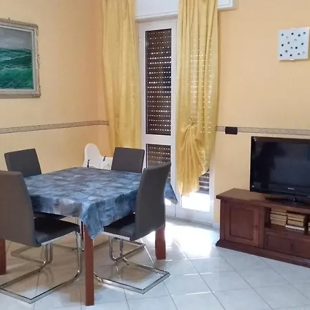 Alloggio Fronte Mare, 3 E Cortile Privato. Laigueglia