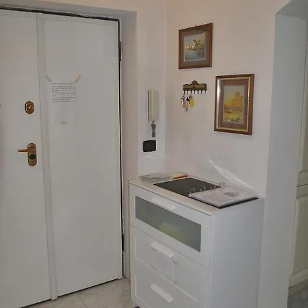 Apartment Alloggio Fronte Mare, 3 E Cortile Privato.