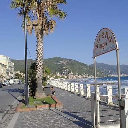 Apartment Alloggio Fronte Mare, 3 E Cortile Privato.