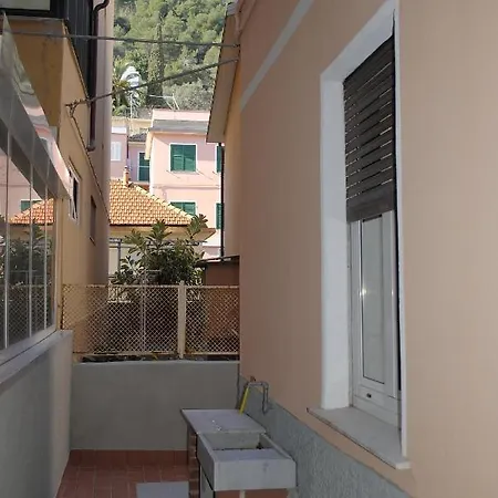 Alloggio Fronte Mare, 3 E Cortile Privato. Apartment Laigueglia